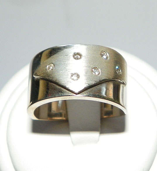 **CD DESIGNER JEWELRY**  Diamond ring in Silver - Size Q