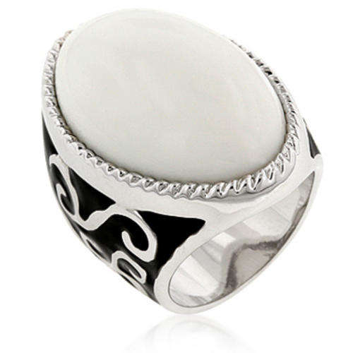 **BIG & BULKY**Stunning Zebra dress ring**Size 6/8**