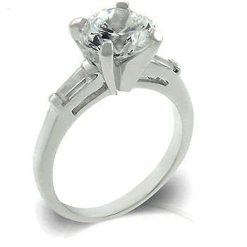 **STUNNING****2.15ctw**Gorgeous solitaire engagement ring**Size 7 - 9**