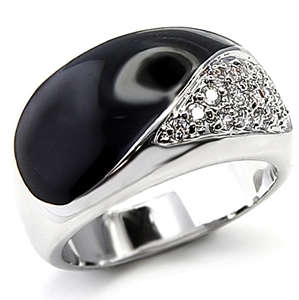 **Black Onyx and Simulated diamond detailed dome dress ring**Size 7-9**