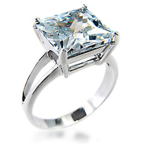 **STUNNING**Simulated Diamond 925 Sterling Silver Engagement ring***Size 10***