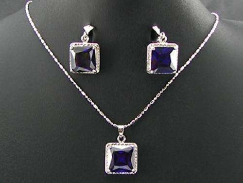 **GORGEOUS SIMULATED AMETHYST PENDANT & EARRING SET**