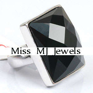 **GORGEOUS IN BLACK**Simulated Big Bulky Black Onyx Dress Ring***