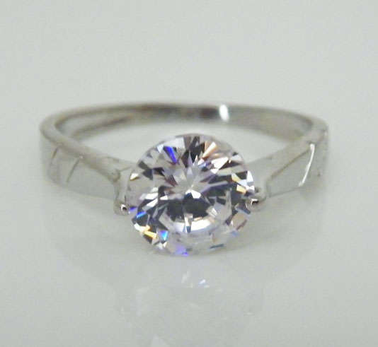 ***STUNNING***Round CZ Cut Solitaire Engagement Ring****