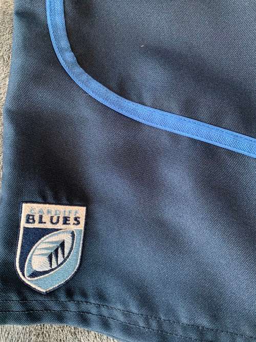 Cardiff Blues Rugby shorts - Canterbury - Size 44