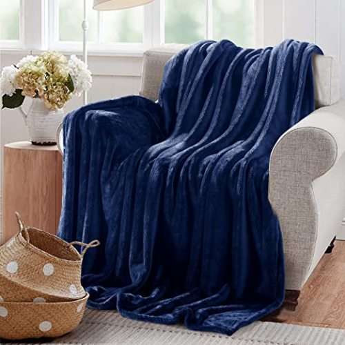 Cozy Ultra Soft Micro Fleece Royal Plush Blanket: 100% Huggable(200x150cm)