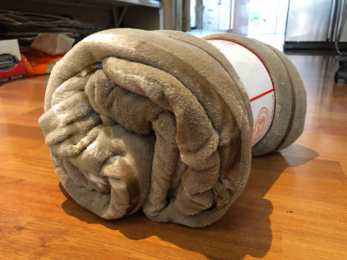 Queen Size Cozy Ultra Soft Micro Fleece Royal Plush Blanket: 100% Huggable(230x200cm)