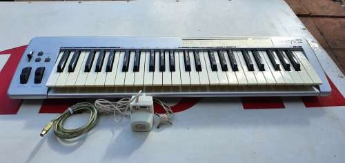 eKeys  electronic keyboard