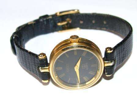 AUTHENTIC LADIES GUCCI 2000L WATCH