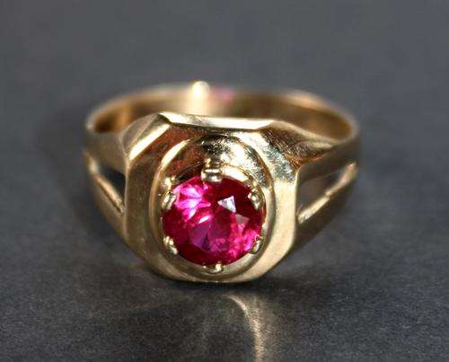 9ct Solid Yellow Gold Ruby Ring