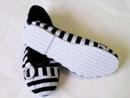 Glitzy & Glamorous Stripe Shimmer Pumps