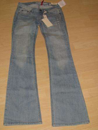 Authentic Guess Sassy Flare Leg -  Size 26/32