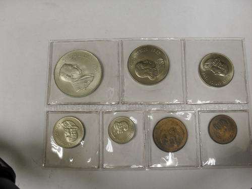 CRAZY R1 SALE - 1967 UNCIRCULATED SET IN ENG