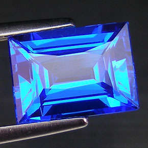 EXQUISITE CORNFLOWER BLUE SAPPHIRE -  BAGUETTE CUT 3.7CT