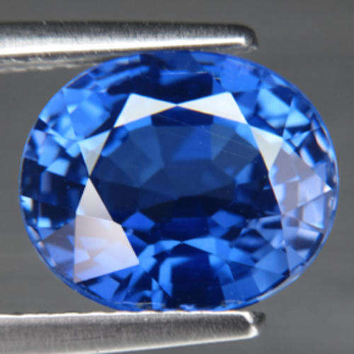 LOVELY    5.46 CT  OVAL  SHAPED  CORNFLOWER BLUE SAPPHIRE