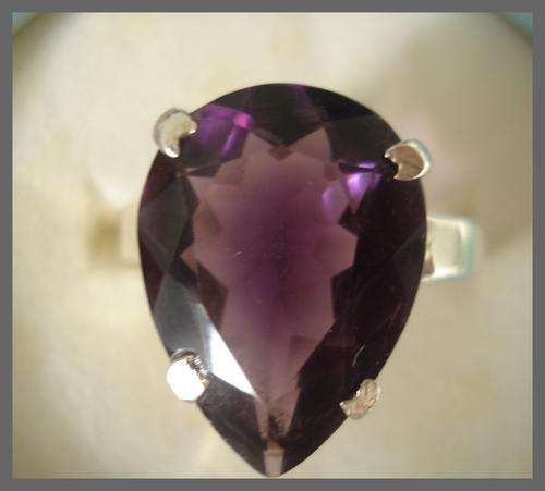 STUNNING SOLID .925 STERLING SILVER RING WITH HUGE PEAR SHAPED AMETHYST SIZE 8