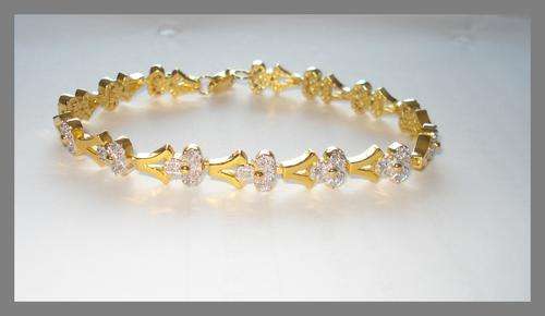 BEAUTIFUL SOLID 0.925 STERLING SILVER BRACELET W/ 14ct GOLD/ AND 70 DIAMONDS - 0.450CT