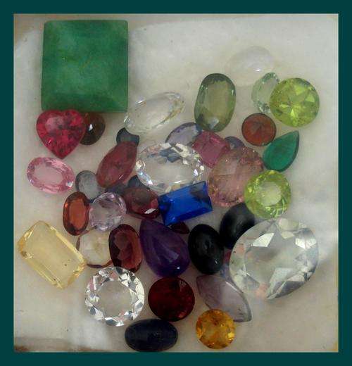 LOVELY  SET OF 32.90 CT MIXED GEMS    AMETHYST TOURMALINES PERIDOT RUBIES ETC