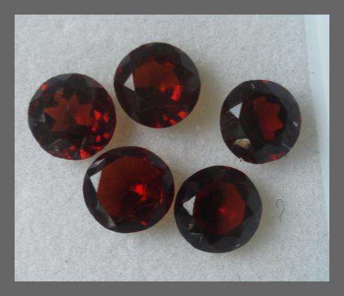 BRILLIANT DEEP RED GARNETS  -   ROUND  2.02CT