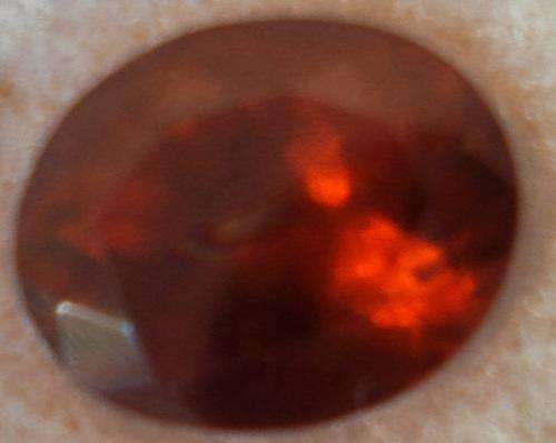 LOVELY ORANGY RED  HESSONITE GARNET  2.53 CT  OVAL  - SRI LANKA