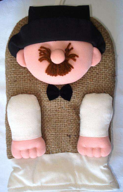 FUN  OVEN GLOVES