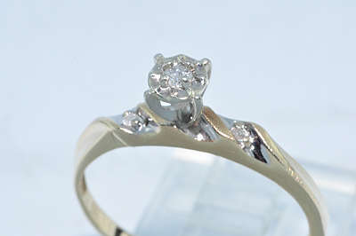 10k Solid Yellow Gold Diamond  Ring.  Perfect as a Gift for someone special......