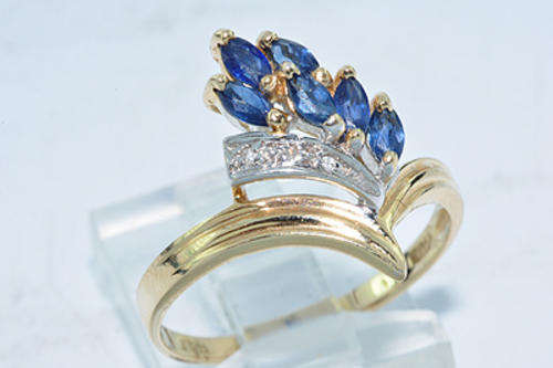 14k Solid Yellow Gold, Sapphire and Diamond Ring!    Perfect as a Gift for someone special......