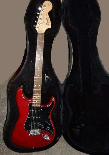 Squire STRAT Fender