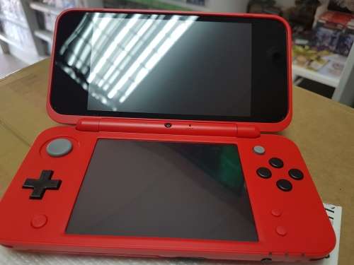 Nintendo 2DS XL Pokeball Edition (P)