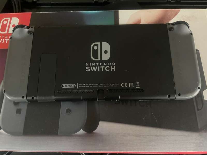 Nintendo switch V1 ( FW 16.0.3 ) + 64GB SD card