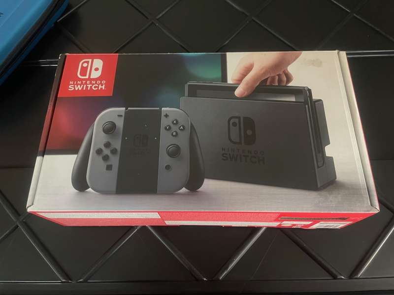 Nintendo switch V1 ( FW 16.0.3 ) + 64GB SD card