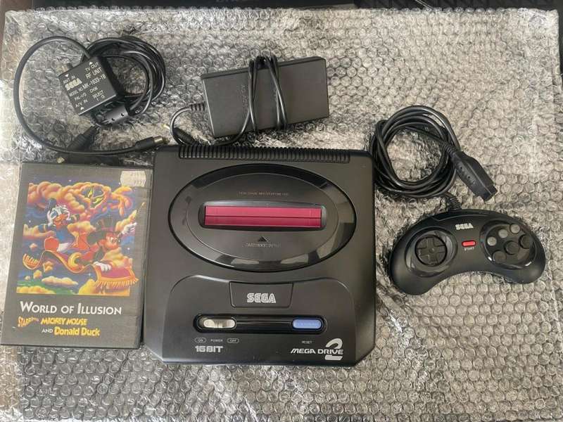 Original SEGA Mega Drive II Console + 6 Button Control Pad (PAL)