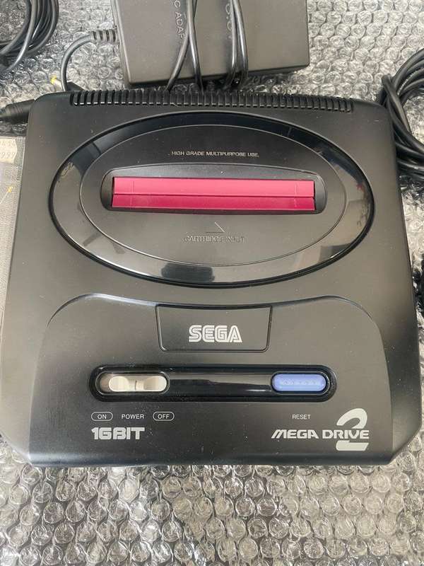 Original SEGA Mega Drive II Console + 6 Button Control Pad (PAL)