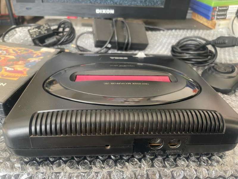 Original SEGA Mega Drive II Console + 6 Button Control Pad (PAL)