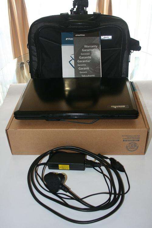 Acer Emachine E625 Athlon 64 bit laptop * Like new condition *