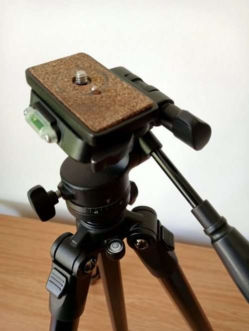 Hahnel triad 60 lite tripod