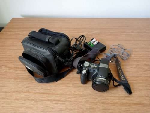 Sony Cyber-shot DSC-H5
