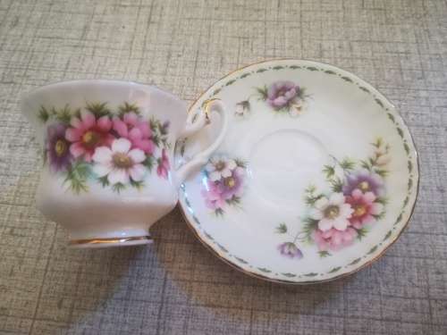 Royal Albert Miniature Flower of the Month Duo - October