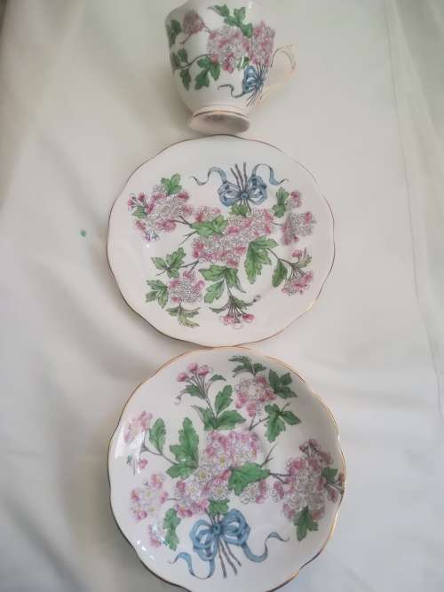 Royal Albert Flower of the Month Trio - May - Ribbons and Bows
