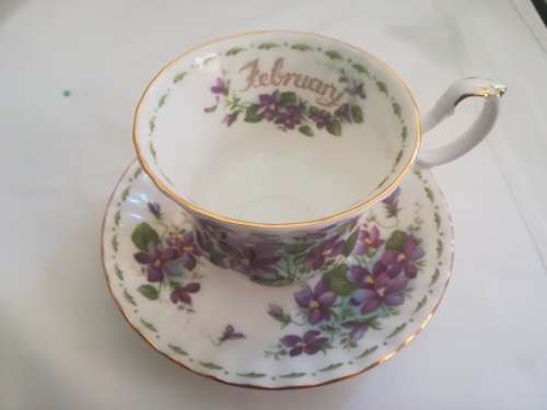 Royal Albert Flower of the Month Duo - February