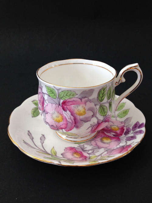 Royal Albert Flower of the Month - June - Hampton Shape