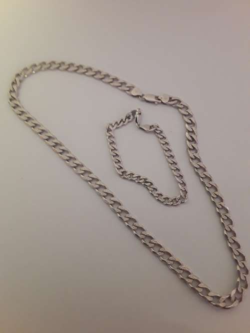 Silver Chainlink necklace and bracelet set