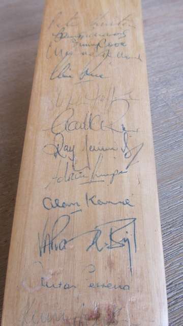 Signed Mini-Cricket Bat - SA Cricketers 1980's / 90's : Richards, Pollock, Rice, Le Roux, Jennings