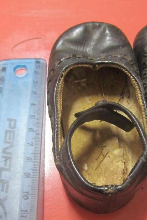 Vintage Leather Young Girl`s Shoes