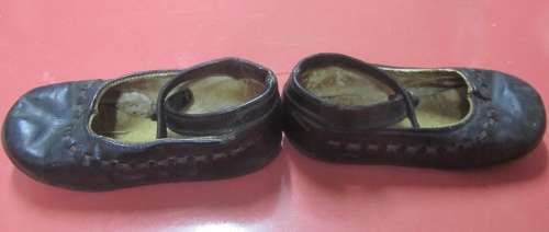 Vintage Leather Young Girl`s Shoes