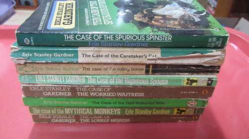8 x Erle Stanley Gardner Novels (Soft Cover) - Perry Mason Cases : All for ONE bid