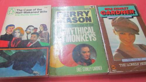 8 x Erle Stanley Gardner Novels (Soft Cover) - Perry Mason Cases : All for ONE bid