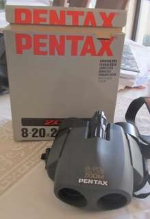 Pentax Binoculars - 8-20 x 24 UCF Zoom