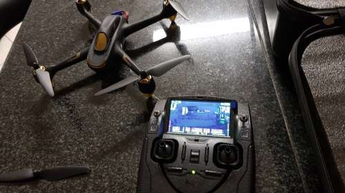 HUBSAN 501S QUADCOPTER. NEW. HD RECORDING. FPV FLIGHT. INCLUDES HARDSHELL CARRY CASE
