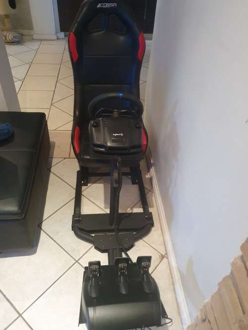 LOGITEC G29 STEERING WHEEL AND CORSA RACING SEAT BUNDLE